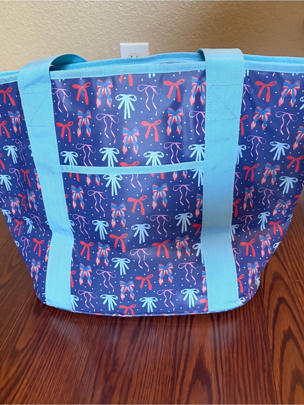 Swig life red white Blue Bow Pattern zippi 36 cooler Bag with Light Blue Straps